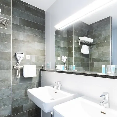 Bastion Amsterdam Airport 4*