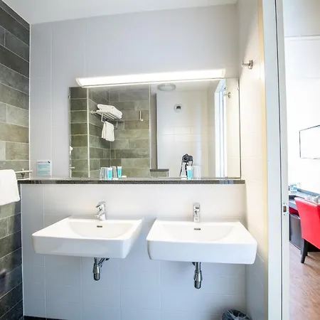 Bastion Amsterdam Airport Otel
