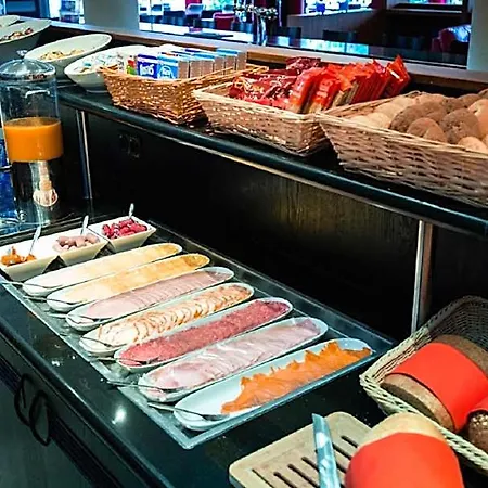 Bastion Amsterdam Airport 4*