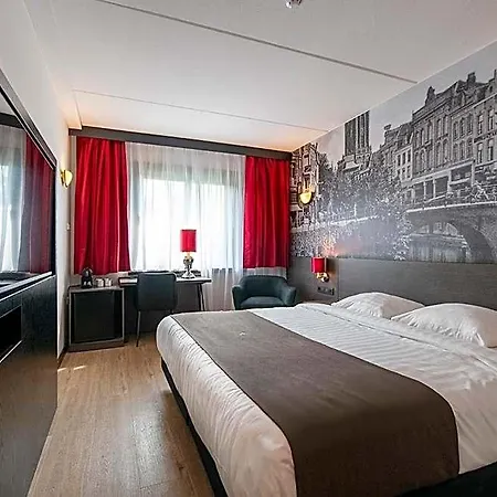 Bastion Amsterdam Airport 4*
