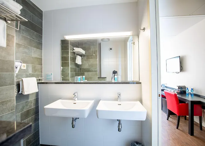 Bastion Amsterdam Airport Hotel 4*