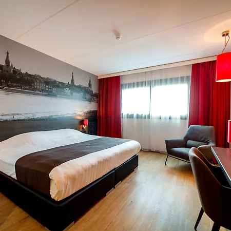 Hotel Bastion Amsterdam Airport 4*