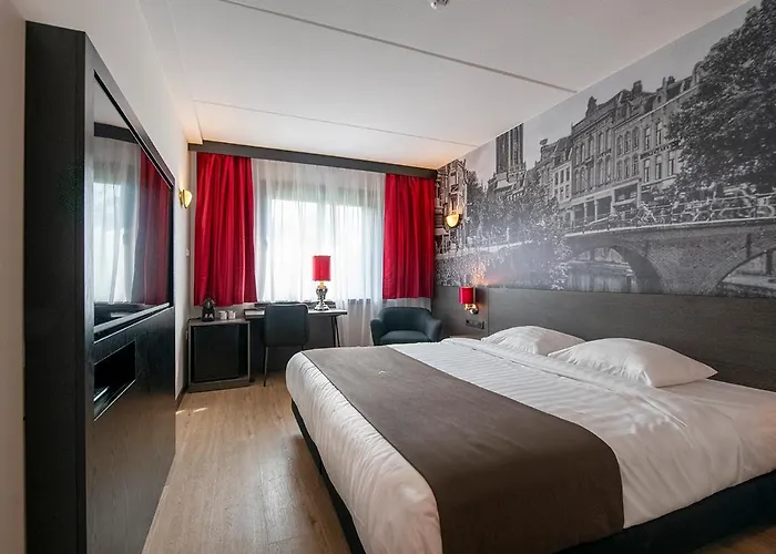 Bastion Amsterdam Airport Hotel 4*
